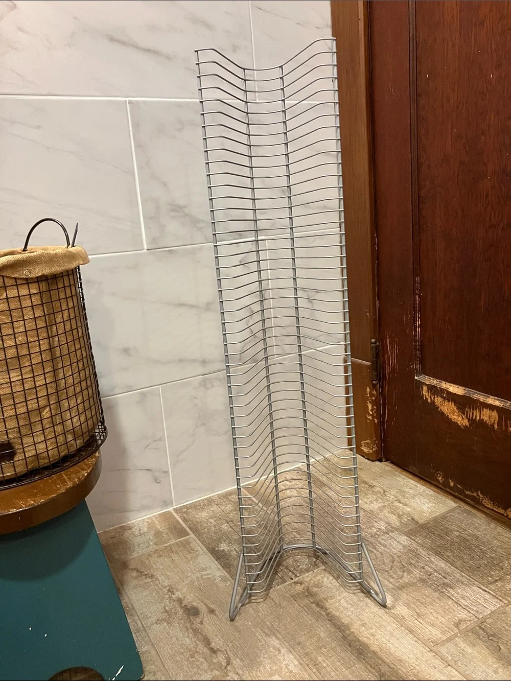 VINTAGE SILVER Wire CD/BLURAY Storage Rack Tower Floor Stand  50Compact Disc